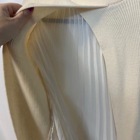 W by Worth Cream White Long Sleeve White Sweater Pleated Back 100% Wool XS - Picture 6 of 6
